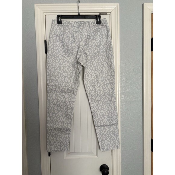 Boston Proper Gray White Animal Print Pants Cropped Ankle Pull-On Womens Size 10 - Picture 2 of 5